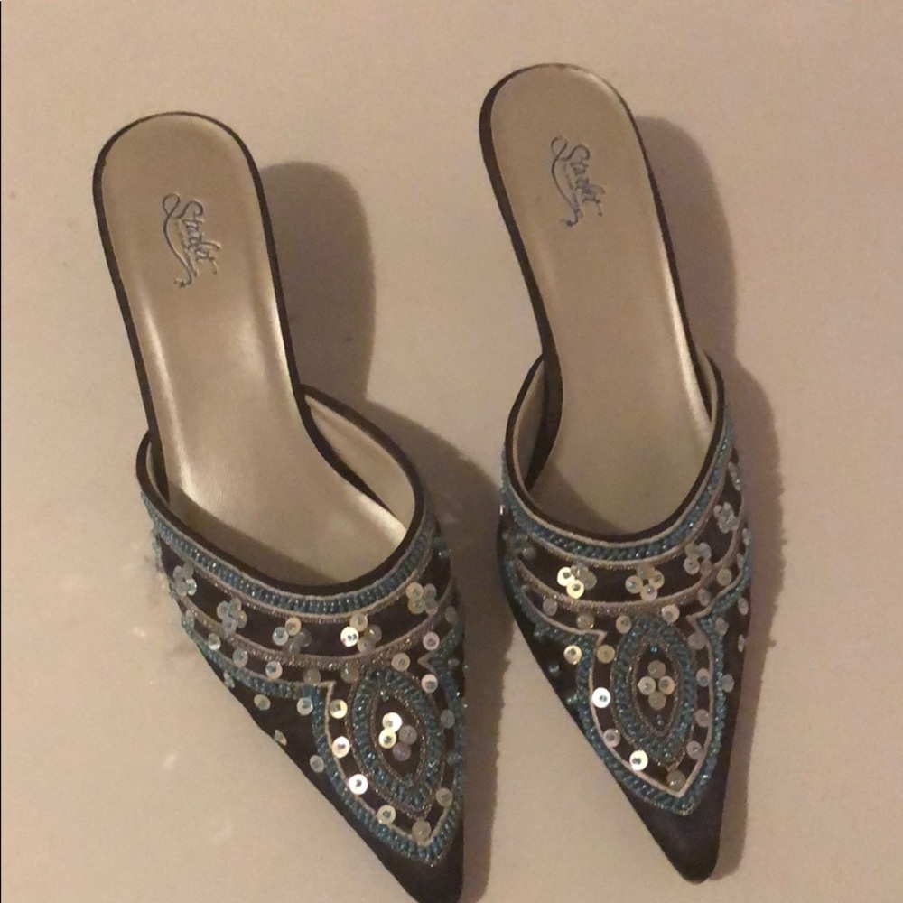 Shoes - Picture 2 of 3